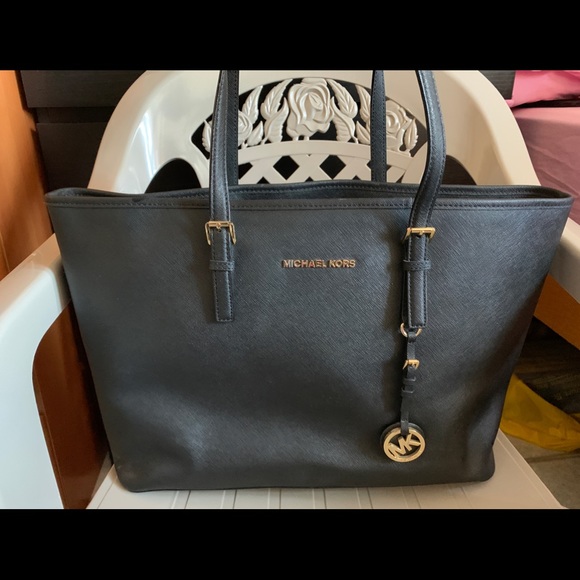 Michael Kors Tote - Picture 1 of 8